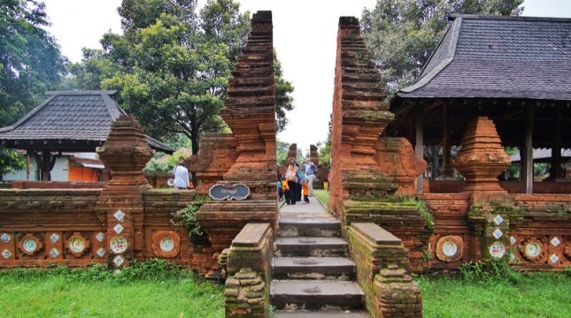 Keraton Kasepuhan Cirebon. (Foto: Pergidulu.com)