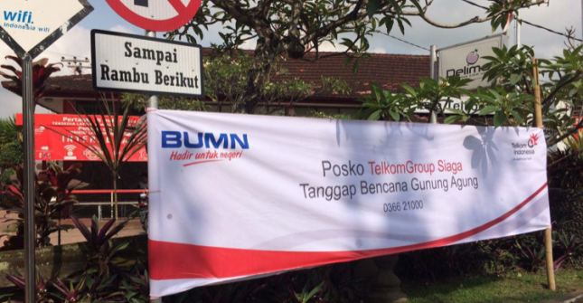 Posko Siaga TelkomGroup Bencana Erupsi Gunung Agung di lokasi Kantor Telkom Klungkung.