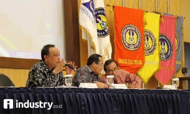 Dirut BTN (Persero) Tbk Maryono menjadi dosen tamu untuk memberikan kuliah umum di tengah ratusan mahasiswa Universitas Negeri Yogyakarta Jumat (20/10/2017) (Foto Rizki Meirino)