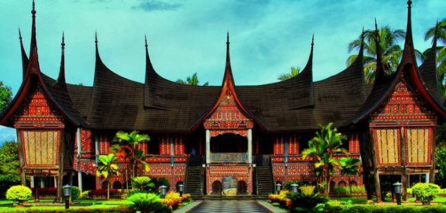Rumah Gadang Minang Sumatera Barat (Foto Ist)