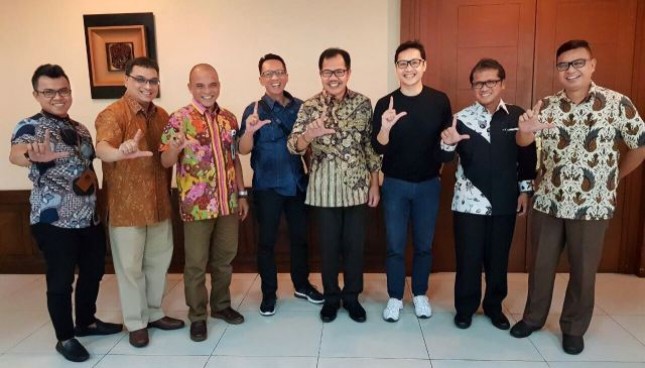 Director of LPDB-KUMKM Braman Setyo, after receiving the visit of Chairman Young on Top Billy Boen