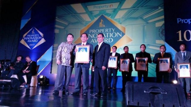 PT JIEP Awarded The Best Innovation in Green Environtment Strategy in the 2017 Property Innovation Award (PIA) held by Property-In Magazine on Friday (10/11) at Ballroom Hotel Mulia Jakarta