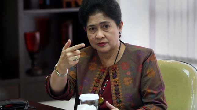 Menteri Kesehatan RI Prof.Dr.dr. Nila Djuwita F.Moeloek SpM (K) (Foto:frontroll)