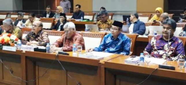 Ketua BAZNAS, Prof Dr Bambang Sudibyo MBA, CA dalam Rapat Dengar Pendapat dengan Komisi VIII DPR (Foto Nina)