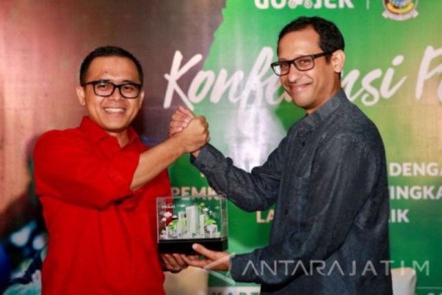 CEO Gojek Nadiem Makarim dan Bupati Banyuwangi Abdullah Azwar Anas