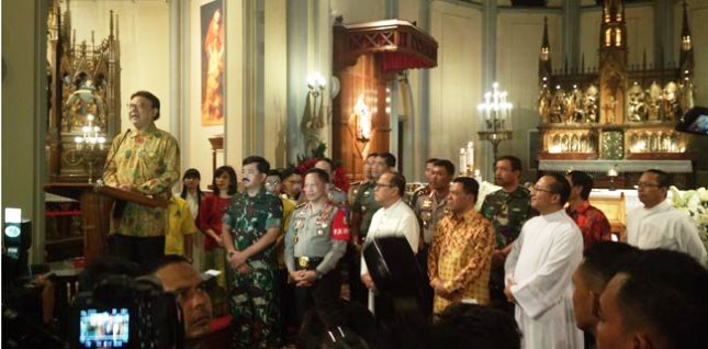 Mendagri Tjahjo, Panglima TNI Hadi dan Kapolri Tito kunjungi gereja jelang Natal 2017 (Doto Dok Industry.co,id)
