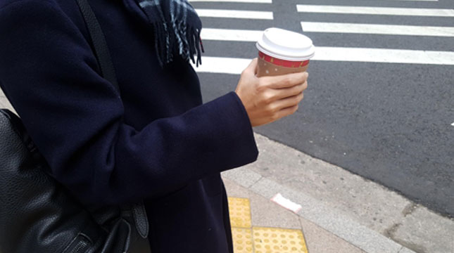 Illustration Takes Coffee while on the Go (Photo: english.yonhapnews.co.kr)