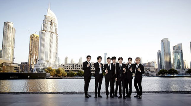 EXO Member While Visiting The Dubai Fountain (Photo: soompi.com)