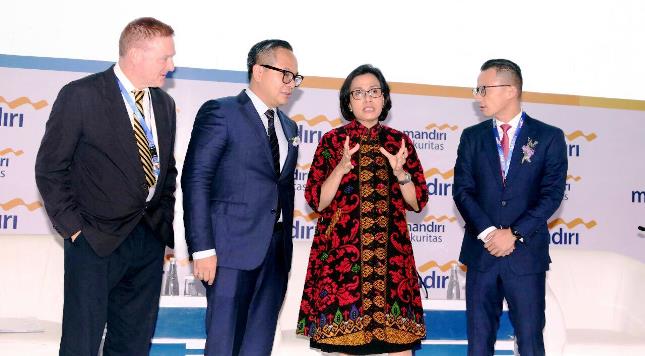 Dirut Bank Mandiri Kartika Wirjoatmodjo dan Menkeu Sri Mulyani (Foto Rizki Meirino)