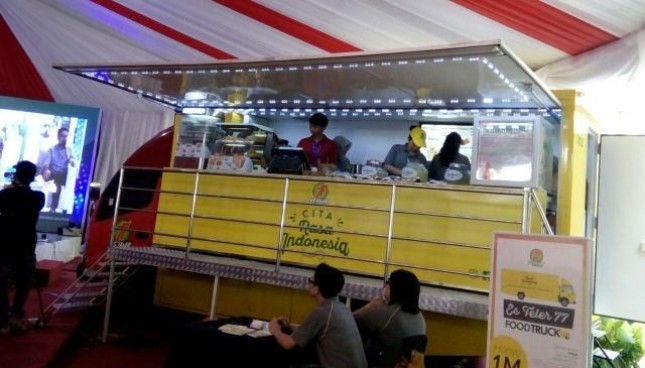 Business Food Truck, do business without having to pay rent shop or place in mall which relative very expensive
