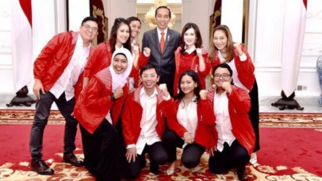 Presiden Jokowi bersama Ketum dan Pengurus PSI (Foto Dok Industry.co.id)