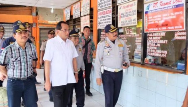 Minister of Transportation Budi Karya Sumadi Review Terminal Kalideres (Photo Humas)