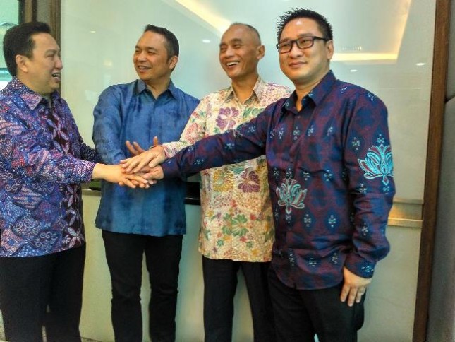 The signing of a Memorandum of Collaboration (MoC) between Pelindo III and three companies, namely Muria Sumba Manis PT, PT Sriboga Flour Mill, and PT Indonesia Bulk Terminal.
