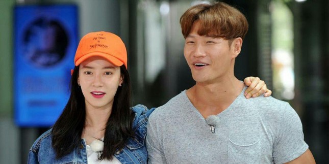 Kim Jong Kook and Song Ji Hyo in the Running Man program. (Photo: Allkpop)