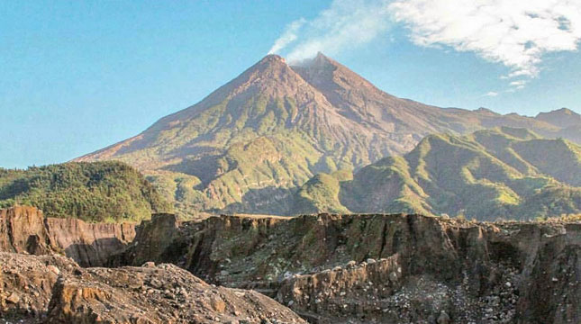 Mount Merapi (Photo: piknikasik.com)