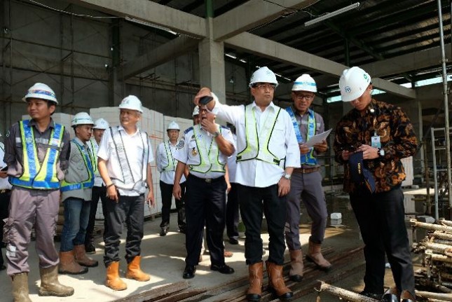 Menhub Budi Karya Sumadi after seeing the progress of the construction of Adi Soemarmo Airport Railway Station Solo on Sunday (1/4).