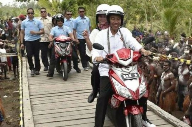 Presiden Jokowi dan Ibu Iriana kunjungan kerja ke Papua (Foto Dok Industry.co.id)