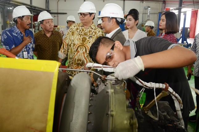 Minister of Industry of Airlangga Hartarto during a working visit in Batam, Riau Islands (Photo: Bureau of Public Relations)
