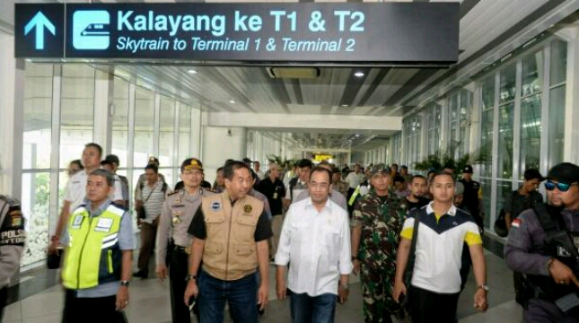 Minister of Transportation Conducts Checks at Soetta Airport