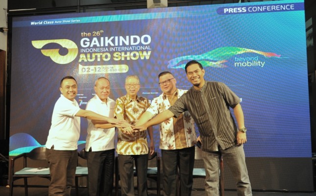 Ki-ka Romi (President Director of Seven Event), Suparno Djasmin, Director of PT Astra International tbk, Yohannes Nangoi Chairman of GAIKINDO, Mr. Herrys Winata (Marketing Manager of PT Jaya Kreasi Indonesia), Mr. Agus Riyadi Project Director of Seve