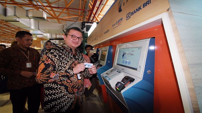 Direktur Bisnis Bank DKI, Antonius Widodo Mulyono usai peresmian program Personal Frequent Rider