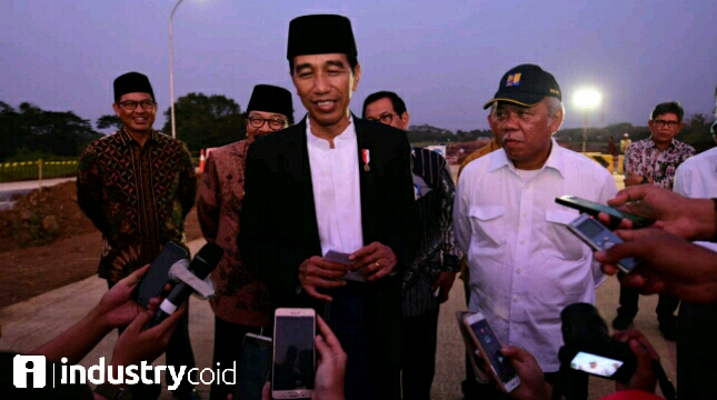 President Joko Widodo and Minister Basuki reviewed the progress of the Gempas Toll