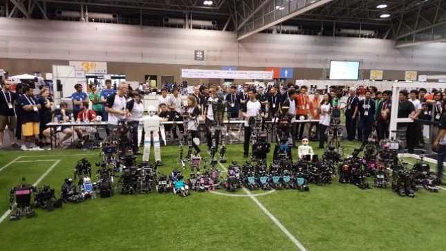 Tim robot (Ichiro) asal Institut Teknologi Sepuluh Nopember (ITS) Surabaya menyabet juara pertama pada ajang kompetisi robot tingkat dunia (Robo Cup 2018) di Montreal, Kanada