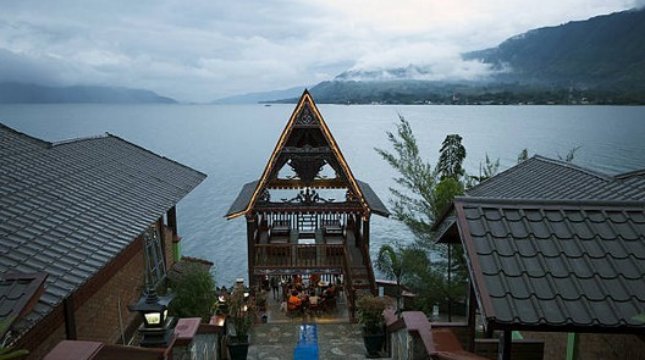 KEK Lake Toba