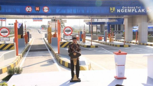 President Jokowi inaugurates Solo-Ngawi Toll Road Segment Kartasura-Sragen. (Photo: Dok M Jasa)