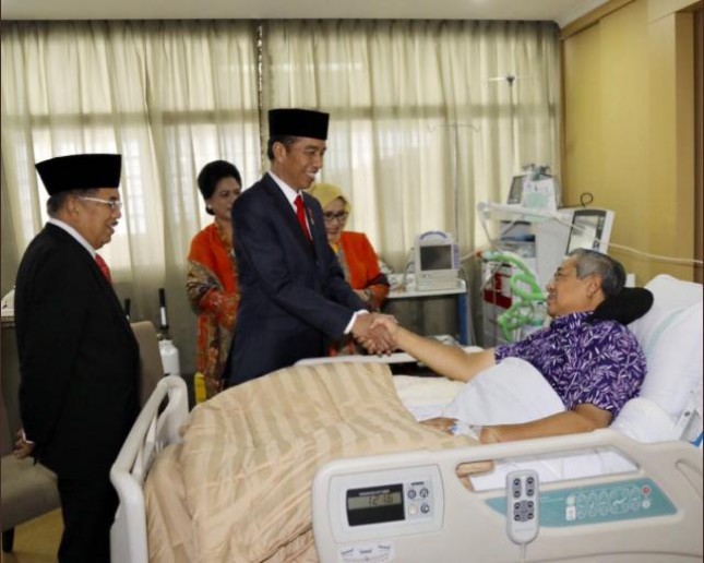 Presiden Jokowi-Wapres JK kunjungi SBY di RSPAD (Foto Dok Industry.co.id)