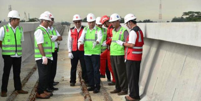 Minister of Transportation Budi Karya Sumadi reviewed the LRT project