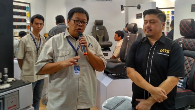 Accura Presents Special Regional Patterned Car Seat Exhibition