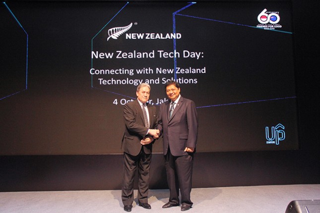 Minister of Industry Airlangga Hartarto took a photo with New Zealand Deputy Prime Minister Winston Peters on the New Zealand Tech Day event in Jakarta (Photo: Ministry of Industry)