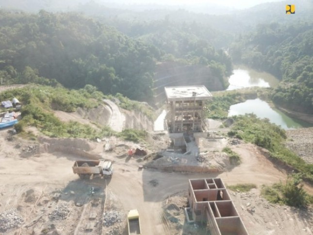 Ladongi Dam is being constructed, in East Kolaka, Southeast Sulawesi. (Photo by: Ministry of Public Works and Public Housing PR)