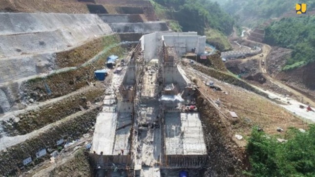 Dam construction (Source: pu.go.id)