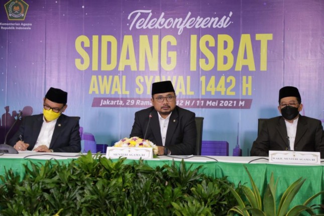 Minister of Religious Affairs Yaqut Cholil Qoumas, Chairperson of the Indonesia Ulema Council (MUI) KH Abdullah Jaidi, and Deputy Head of Commission VIII Ace H Syadzili 