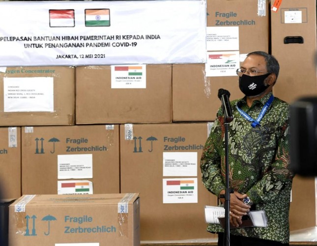 Indonesia sends medical assistance to India to handle the surge in COVID-19 cases. (Photo by: Presidential Secretariat/Rusman)