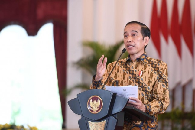 President Jokowi gave directives on COVID-19 handling (17/05/2021). (Photo by: Press Media and Information Bureau of the Presidential Secretariat/Lukas)