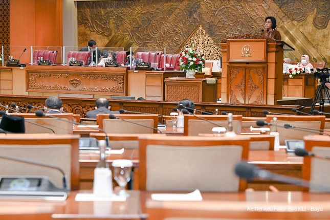 Minister of Finance Sri Mulyani Indrawati delivered speech at the House of Representatives Plenary Meeting (20/05/2021). (Photo by: PR of Ministry of Finance/Bayu)