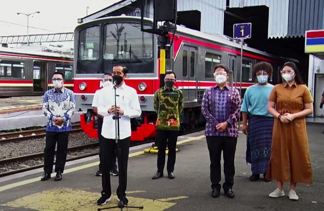 President Jokowi inspects mass COVID-19 vaccination at Bogor Train Station, West Java (17/06/2021). (Source: YouTube Channel of Presidential Secretariat)