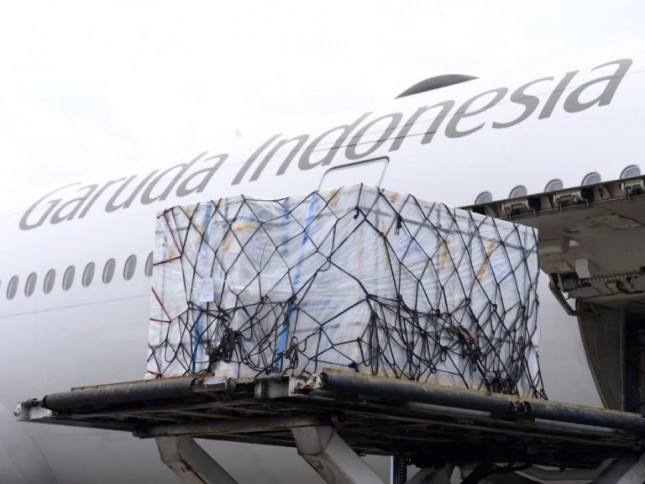 Another batch of Sinopharm COVID-19 vaccine arrives at Soekarno-Hatta International Airport on Tuesday (13/07). Photo by: BPMI of Presidential Secretariat/Kris