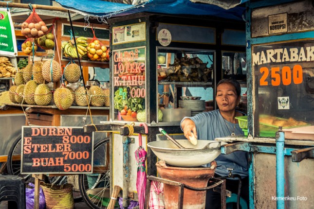 Illustration of a small shop owner in the capital city of North Sumatra, Medan.