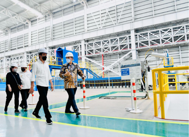 President Jokowi inaugurates Hot Strip Mill Factory #2 owned by state-owned steelmaker PT Krakatau Steel in Cilegon city, Banten province (21/09/2021). (Photo by: Presidential Secretariat’s Press, Media, and Information Bureau/Laily Rachev)