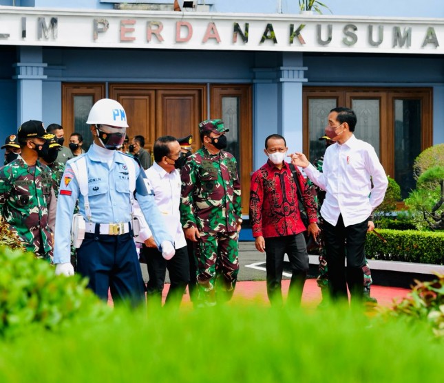 President Jokowi is on his way to Papua province for a working visit, Thursday (01/10). (Photo by: BPMI/Laily)