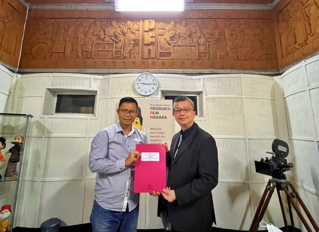 Image 1 MoU siging between V2 Indonesia and PFN to present the first and foremost Studio XR in Indonesia