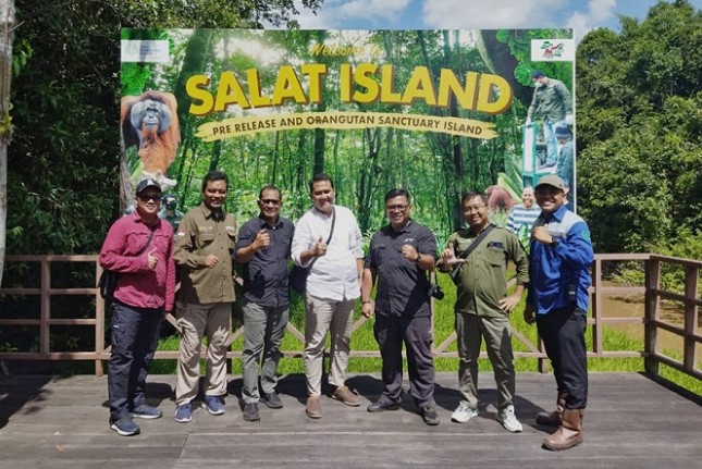 Wilmar International & Louis Dreyfus Company (LDC) visit to the Orangutan conservation area in Pilang Village, Pisau Island, Central Kalimantan. (Photo: SSMS Public Relations)