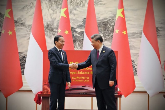 President Joko Widodo and President of the People's Republic of China (PRC) Xi Jinping held a bilateral meeting between the two countries at the Great Hall of the People, Beijing, on Tuesday (17/10/2023). (Photo: BPMI Setpres/Laily Rachev)