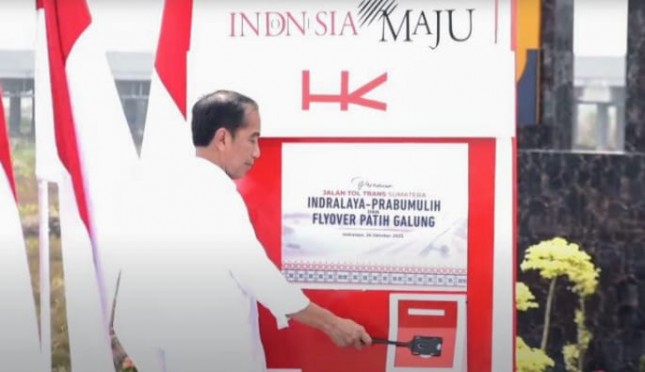 President Jokowi Thursday (10/26) inaugurates the Indralaya-Prabumulih Toll Road in South Sumatra province. 