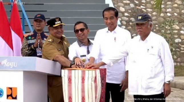 President Jokowi Inaugurates Kali Dendeng Water Supply System 