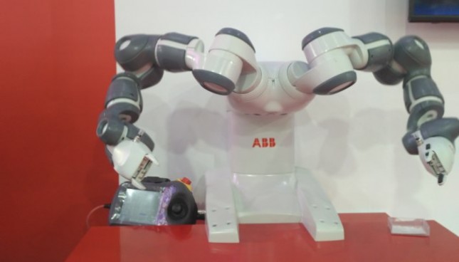 PT ABB Sakti Industri Recommends YuMi Robot as Human's Partner